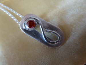 contemporary silver twist pendant